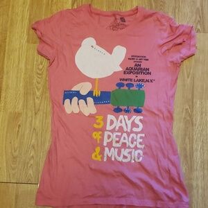 Woodstock graphic tee fitted cut sz XL
